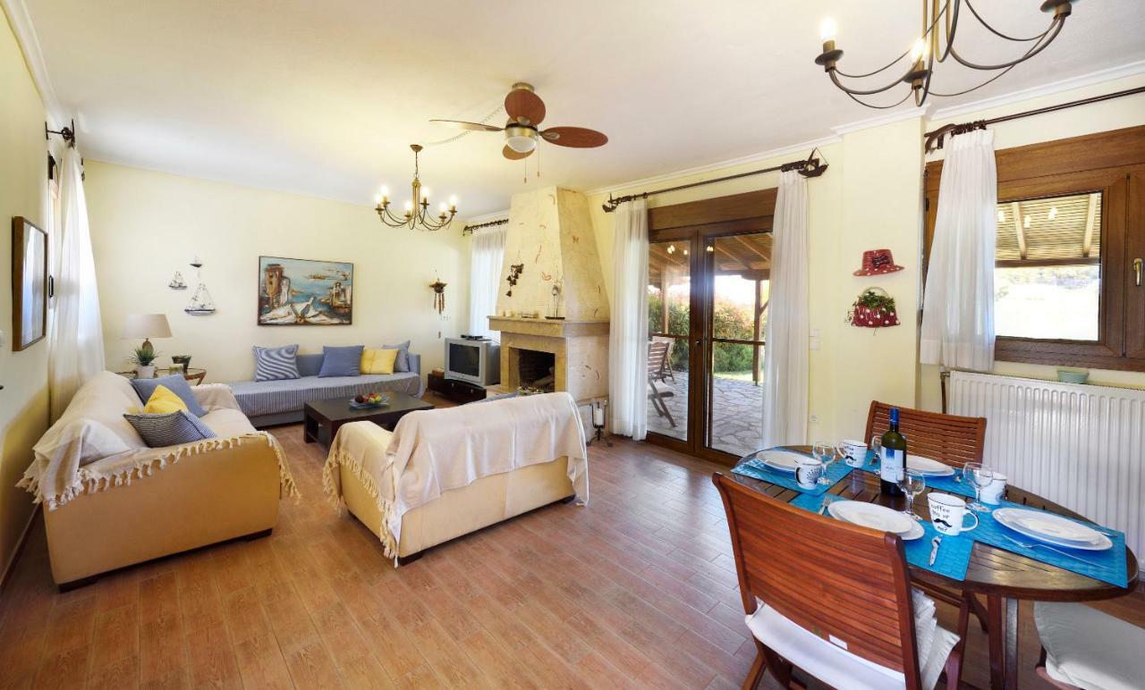 Sani Beach Villa Екстер'єр фото
