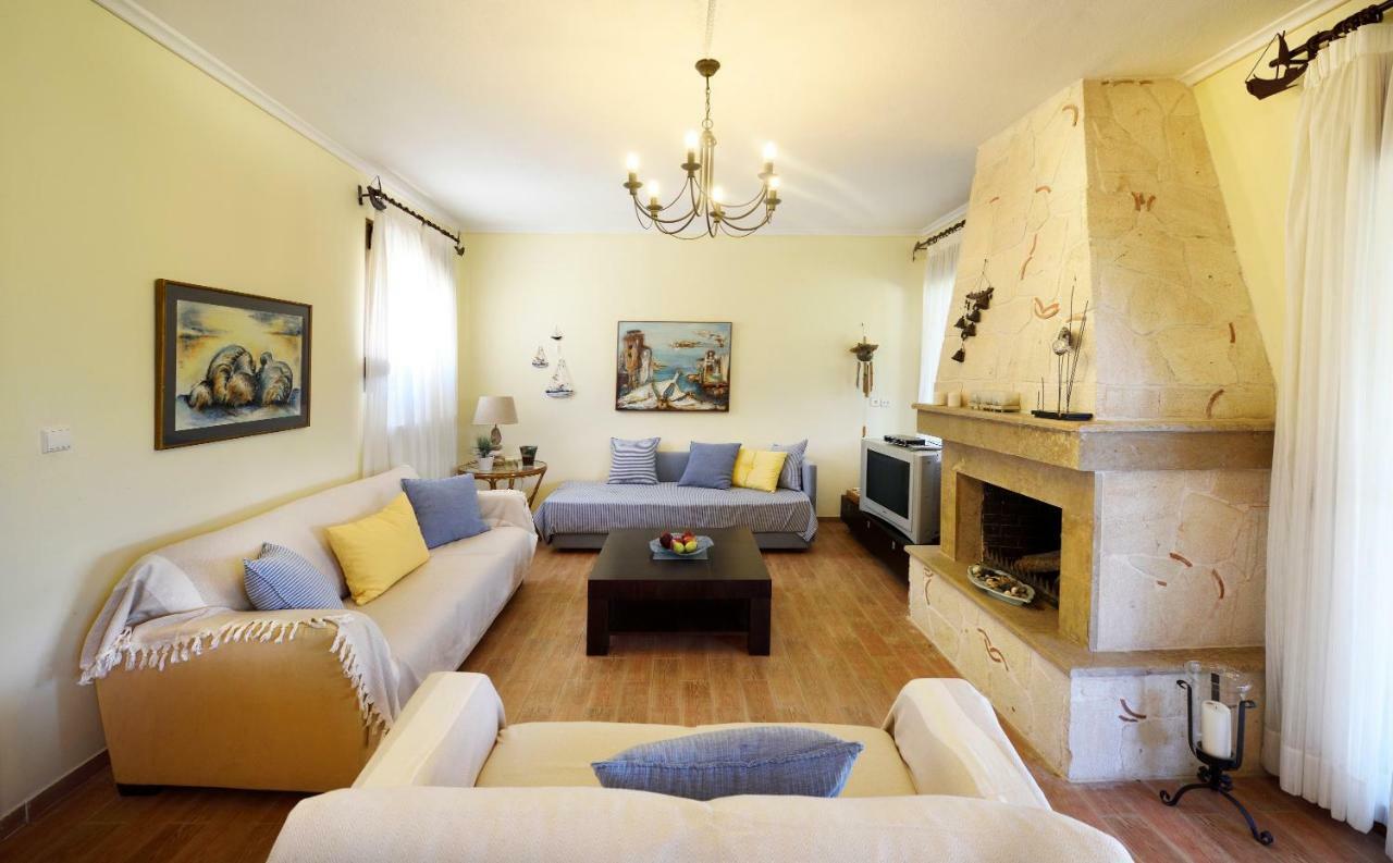 Sani Beach Villa Екстер'єр фото