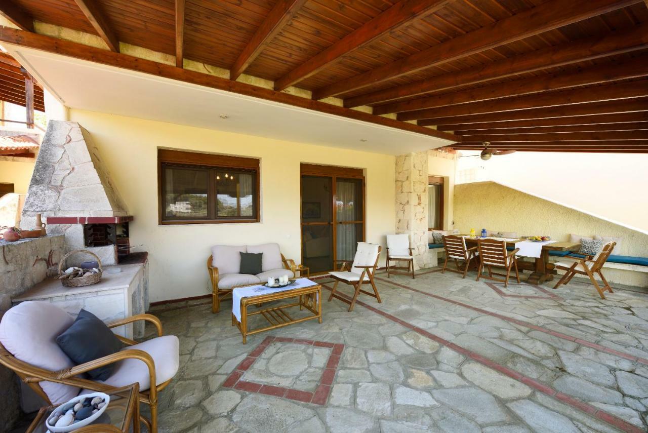 Sani Beach Villa Екстер'єр фото
