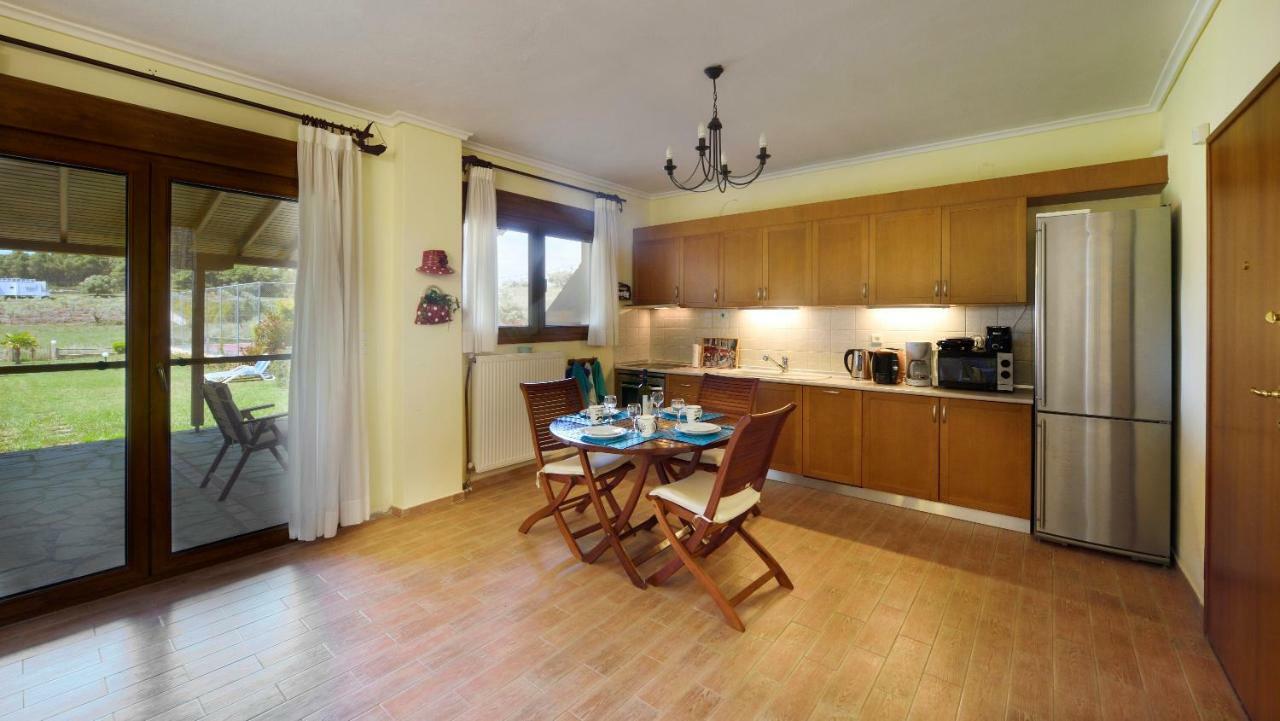 Sani Beach Villa Екстер'єр фото